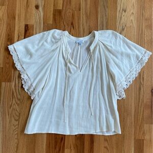 NWOT Current Air Flutter Lace Trim Sleeve Boho Top in Ivory, Size Medium (M)